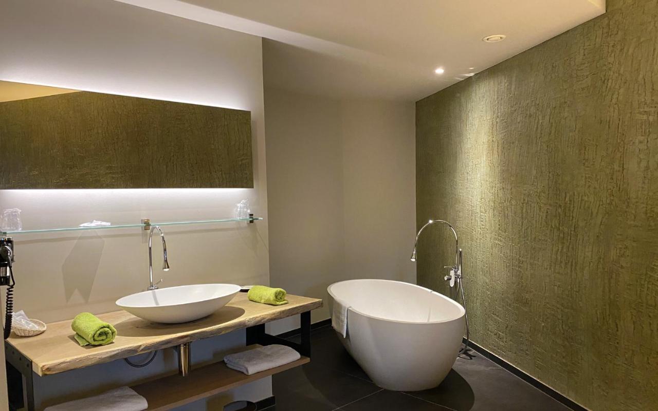 Hotel Wellness Eau De Roche Durbuy Esterno foto
