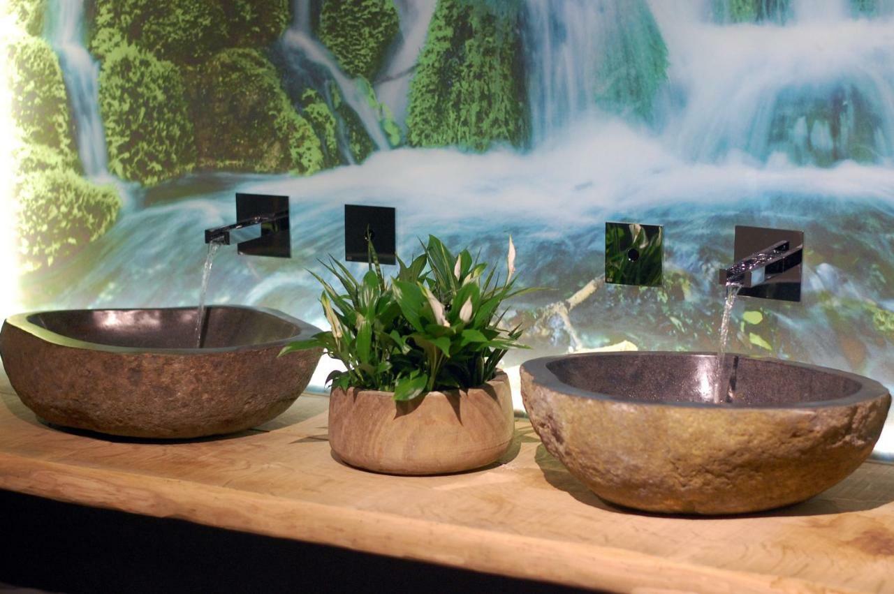 Hotel Wellness Eau De Roche Durbuy Esterno foto